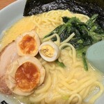 Machida Shoten Yumegaoka Soratosu Ten - 味玉は半熟、うずらは固茹で