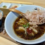 Kezuribushi Honpo Isewa - かつおぶしと醤油のらぁ麺