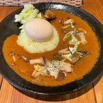 元町サトナカ - きのこチキンカレー＋半熟味付玉子