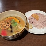 Yasai Ryori to Soup Curry no Omise Nanyotei - 