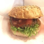 ランディー ブラザーズ - 料理写真:レッドチリバーガー（800円税別）