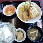 ドライブイン汐風 - 「アジフライ定食」950円