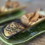 お蕎麦 結 - 焼き味噌そばチップ添え 焼き味噌も香ばしくて美味しい。蕎麦チップは少し多すぎるかなとも思いつつ、美味しいです。