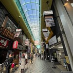 炭焼あなご やま義 - 姫路駅から近く、商店街の中。となりのとんかつ屋さんも人気で並んでました／387