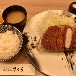 とんかつ 神楽坂 さくら - ロースカツ定食140g 1400円（ハーブ三元豚」