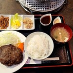 やきにく屋にくまる - 料理写真: