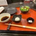 Tempura Wakayama - 一式整いました。サラダのドレッシングはマスタードにしました。