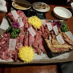 Tottori Wagyu Olein 55 Ittougai Senmon Ten Sumibi Yakiniku Sankou En - 肉盛合せ