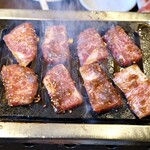 Taishu Horumon Yakiniku Kemuriki Naeki Yanagibashi Ten - 和牛カルビ