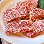 Taishu Horumon Yakiniku Kemuriki Naeki Yanagibashi Ten - 和牛カイノミ