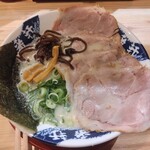 Jukusei Tonkotsu Ramen Senmon Ichiban Ken Imaike Ten - 白豚骨チャーシュー麺