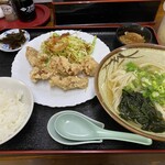 讃岐うどん 讃州 - 料理写真:唐揚げ定食＝900円