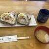 丸仙会館 - 料理写真:磯ガキ ２個でJPY 1,000 右側は無料のあら汁