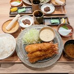 Ebiya Hamazan - 衣が薄い マウンテンえびフライ定食 6尾