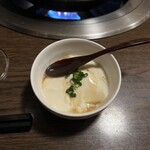 Yamitsuki Gyoza Dining Kobu - 自家製豆腐