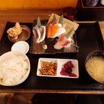 Ebisu Shoten Sapporo Eki Nishiguchi - お刺身定食+単品から揚げ