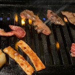 Karashi Jukusei Yakiniku Tsutsui - 