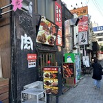 牛ヒレステーキ 一番 - とおりから路地へ入り込みます