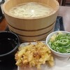 Marugame Seimen Chita Ten - 釜揚うどん特¥330(1日)+野菜かき揚げ¥180