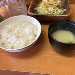 みや田 - 続いてご飯と味噌汁のセットも運ばれて来ました。