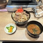 焼肉ホルモンあさひ - あさひの牛丼