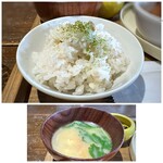 Chandan Cafe - ◆ご飯は玄米入りで、美味しい。 ◆お味噌汁にもお野菜たっぷり。