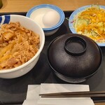 松屋 - 牛めしサラダセット生卵