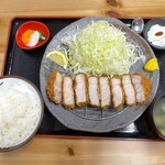 ふじの食堂 ありんこ - カツ断面