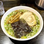 亀ちゃん食堂 - 料理写真:醤油ラーメン