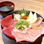 maguro semmon ten gao - 特選本まぐろ丼（税別1,580円  2024年12月）