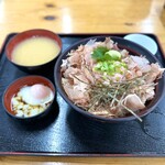 小川港魚河岸食堂 - ・焼津産削り節と清流生わさびの丼 700円/税込