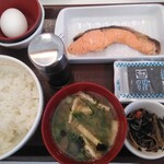 Sukiya Hyakunijugo Go Yachiyo Cho Ten - 焼鮭たまごかけ定食