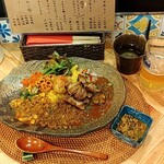 瞳CURRY. - 4種のあいがけカレー(担々キーマは別皿提供)