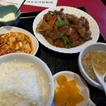 永利 - 日替りランチ 揚げ豚肉の醤油味