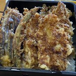 Ten Hana - イカ天丼　サクッと上がった。天ぷらがうまい。