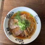 HAMACHO - ・浜蝶式醤油拉麺 800円 ＋ポルチーニオイル200円現金で追加