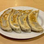 Gyoza Ichiba Nezu Ten - ジャンボ焼き餃子 490円＋税
      2024年12月11日