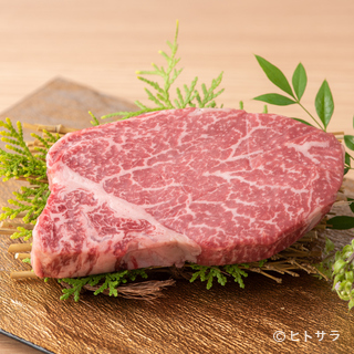 Kobe Beef Yakiniku Okatora - 究極の希少部位。厚切りステーキ肉を、焼きやすく食べやすいサイズにカット『シャトーブリアン』