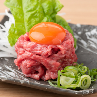 Kobe Beef Yakiniku Okatora - 口の中いっぱいに肉の旨みが広がる。鮮度抜群、至福の逸品『和牛炙りユッケ』