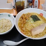 Hidakaya Gakugeidaigaku Eki Mae Ten - 中華そば半炒飯 680円 麺大盛 80円