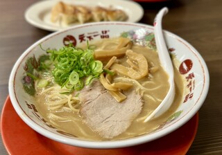 Tenka Ippin Ueno Ameyoko Ten - こってりラーメンwith 餃子