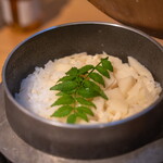 旬焼筍の釜飯 八代目儀兵衛