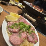 焼肉ホルモン 万千 - 