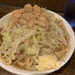 ぶたけん。2nd - 料理写真:ラーメン300g 1000円 にんにくまし、あぶらましまし