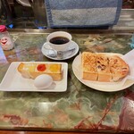 Hamamoto Coffee - ブレンドにモーニング アーモンドトースト これ全部で千円