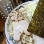 ケンちゃんラーメン - チャーシューと身入り