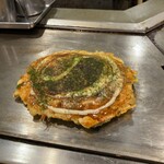 ねぎ焼やまもと - 綺麗に焼けた牡蠣玉のお好み焼き◎