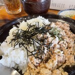 Kokonotsu 2go Ten - 幸せライス 鶏ひき肉と鶏皮、トマトが入ったあっさりライス