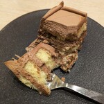 トップスカフェ - 看板メニューの「チョコレートケーキ」