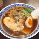 さんのへ屋 - ブラックラーメン：900円